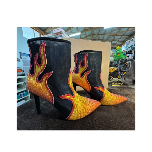 Thalia Sodi Shoes - Thalia Sodi Black and Orange Flame Ankle Boots 6.5